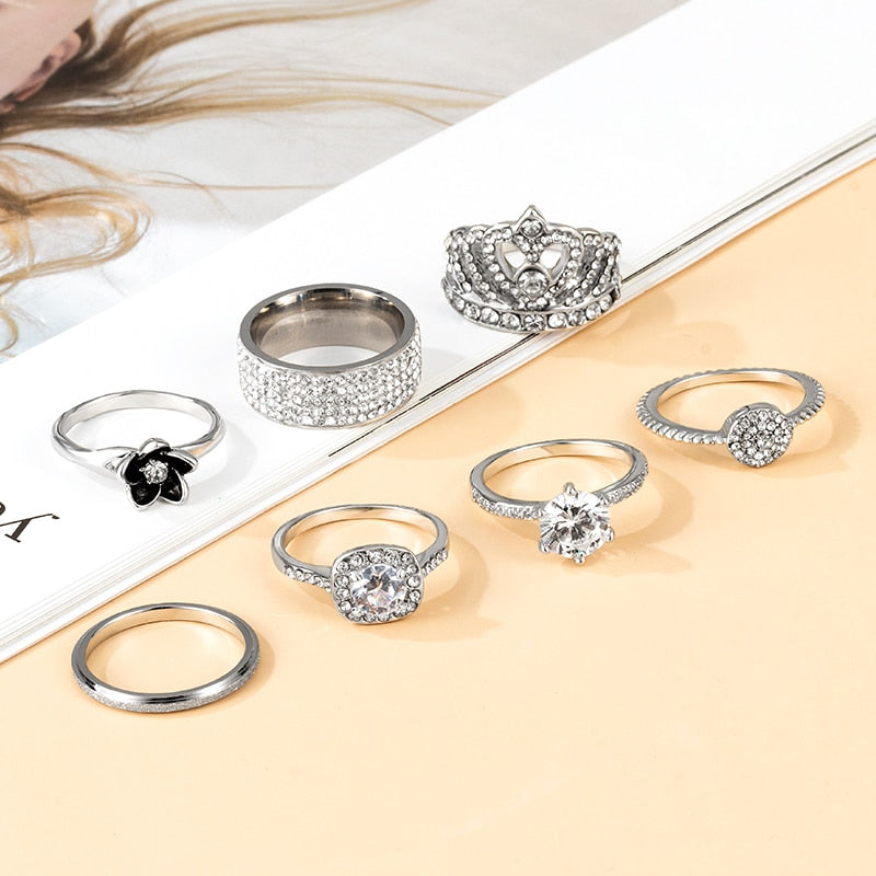 Vintage Fashion Rings for Women Crystal Design Rings AAA White Zircon Cubic Punk Rings Silver Color 2021 Trend Weddings Jewelry