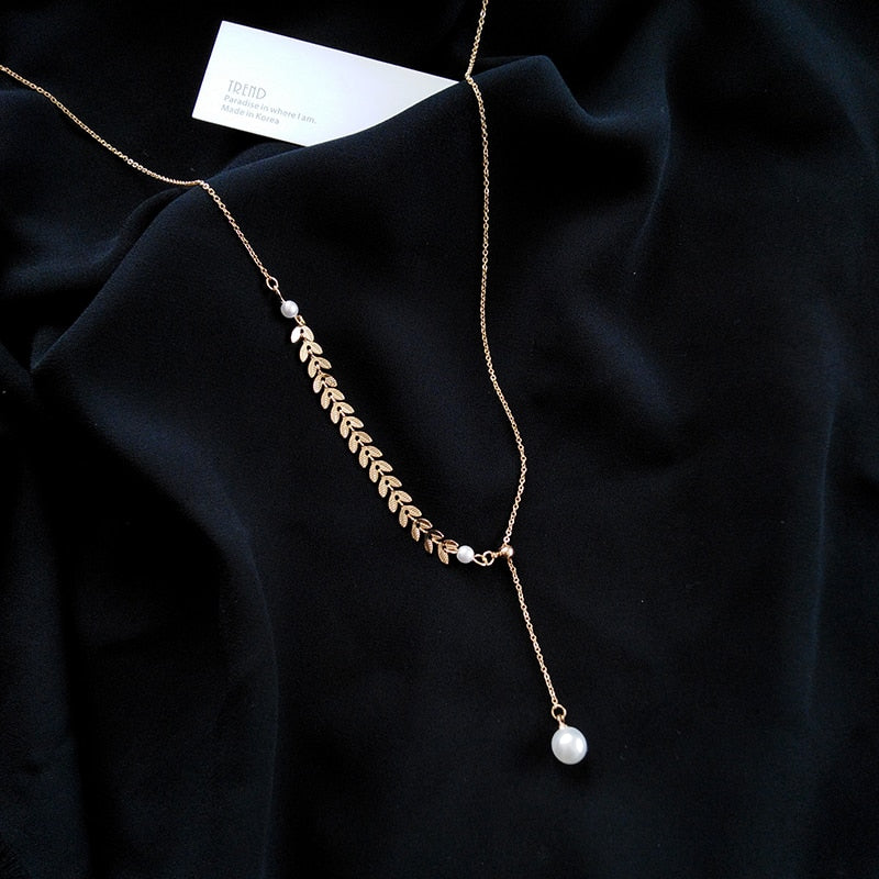 2020 women geometry necklace, pearl asymmetry of fashionable, metal, aureate bowknot, collarbone chain necklace fashion